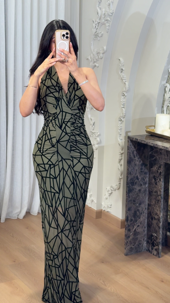 Long dress with a bold design in olive green