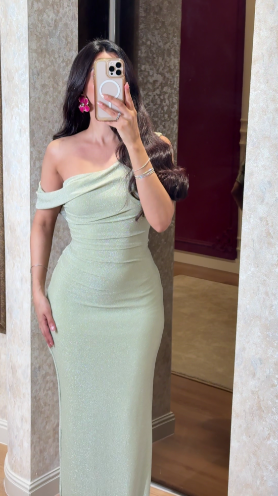 Sparkling light apple one-shoulder dress