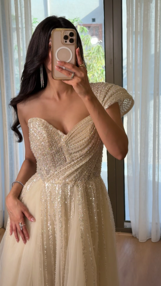 Tulle evening dress with embroidery