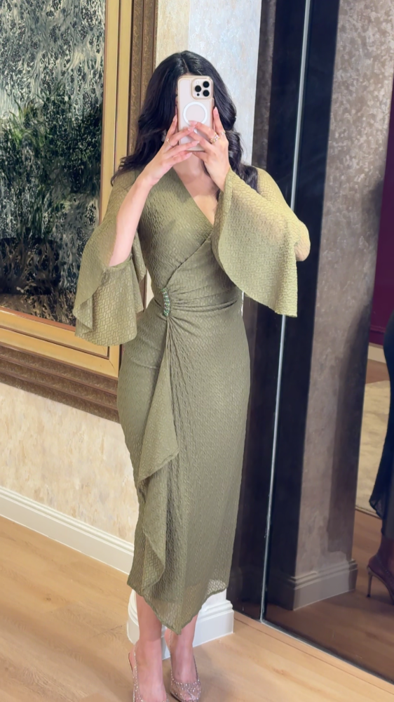 Soft dress with elegant wrap details