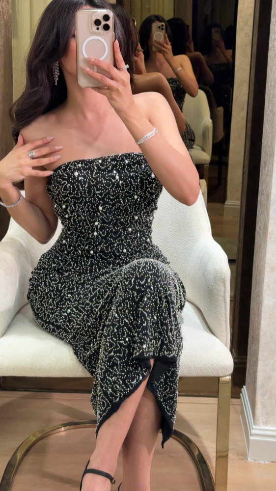 Evening dress decorated with pearls