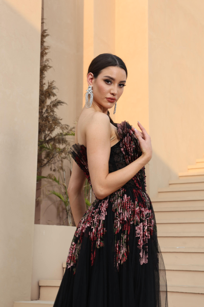 Luxurious evening dress with elegant design