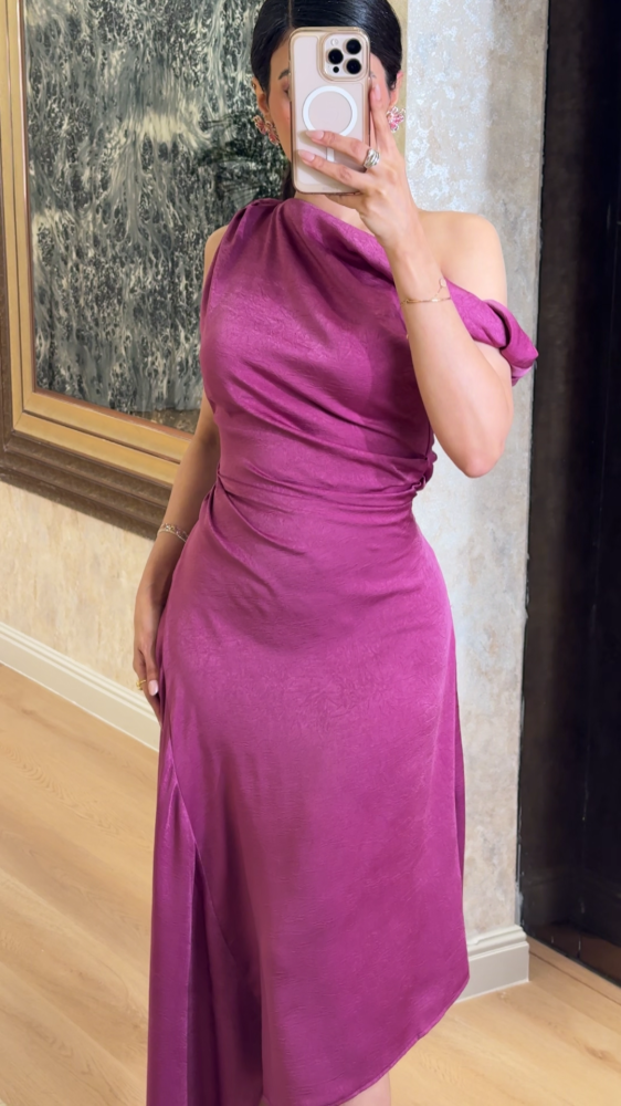 Soft fuchsia laser engraved dress