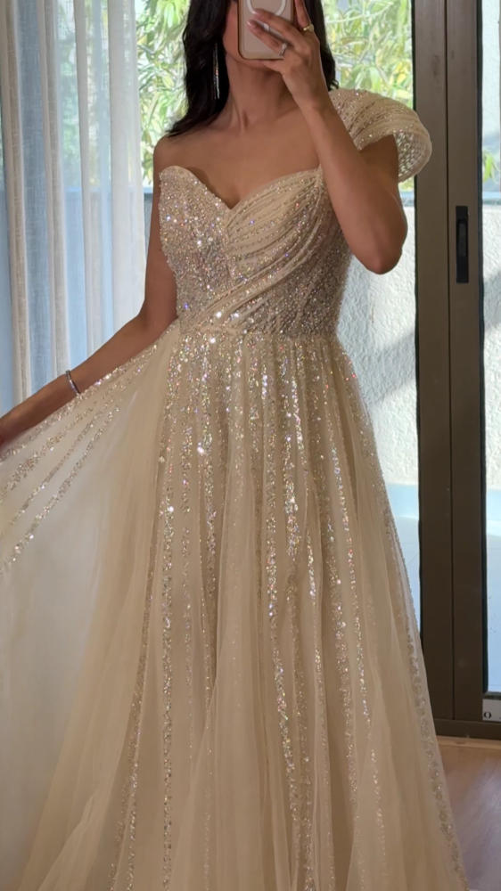 Tulle evening dress with embroidery