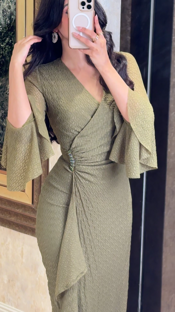 Soft dress with elegant wrap details