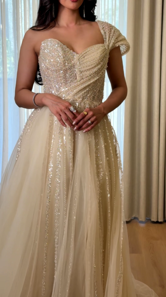 Tulle evening dress with embroidery