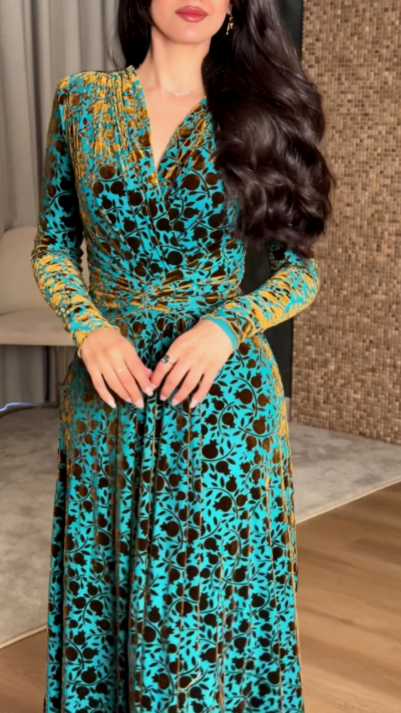Luxury Turquoise Velvet Dress with Golden Pattern – Elegant Feminine Design for Occasions & Evenings