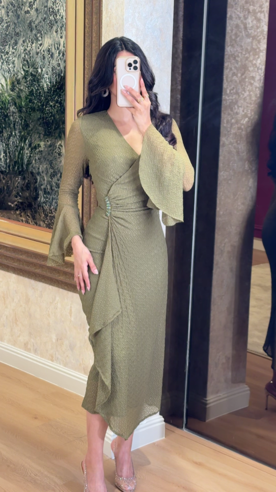 Soft dress with elegant wrap details