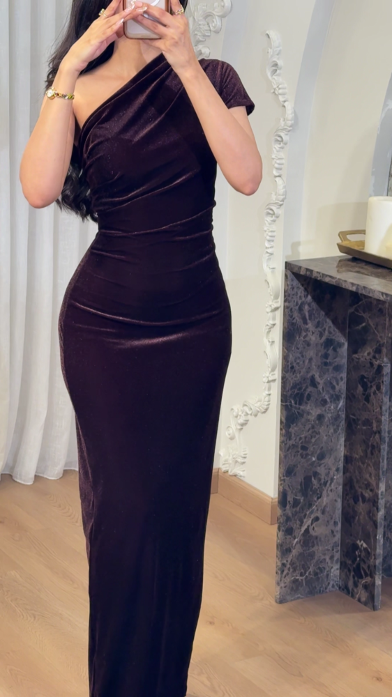 One-shoulder mocha velvet dress