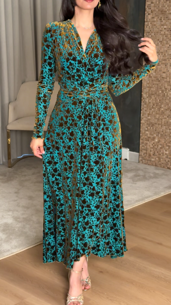 Luxury Turquoise Velvet Dress with Golden Pattern – Elegant Feminine Design for Occasions & Evenings