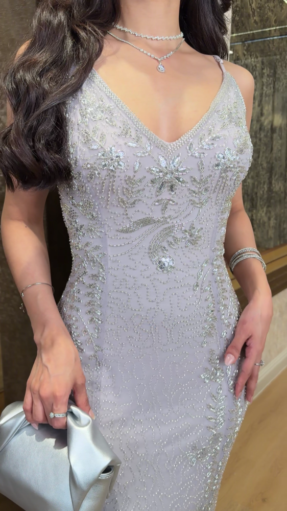 Silver engraved evening dress with a floral pattern