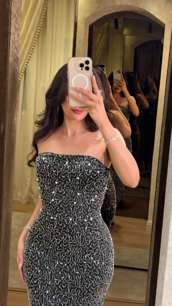 Evening dress decorated with pearls