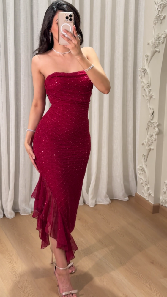 Evening dress with ruffles