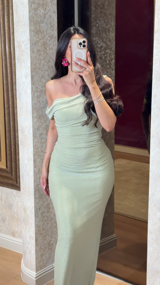 Sparkling light apple one-shoulder dress
