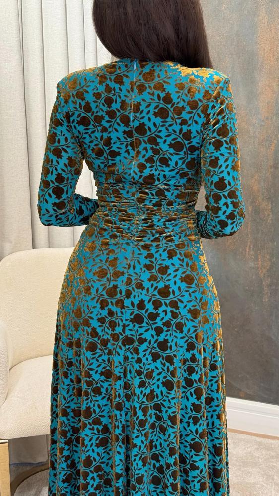 Luxury Turquoise Velvet Dress with Golden Pattern – Elegant Feminine Design for Occasions & Evenings