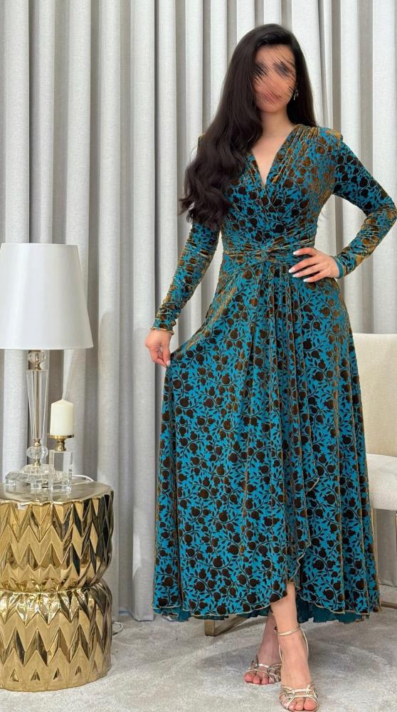 Luxury Turquoise Velvet Dress with Golden Pattern – Elegant Feminine Design for Occasions & Evenings