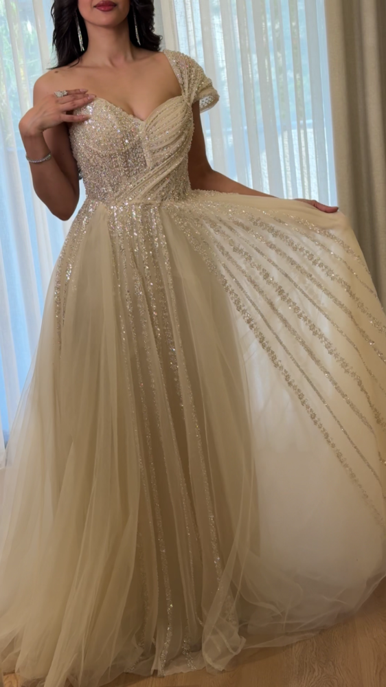 Tulle evening dress with embroidery