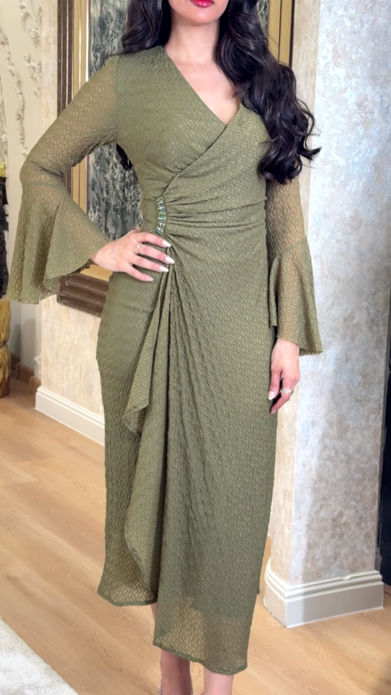 Soft dress with elegant wrap details