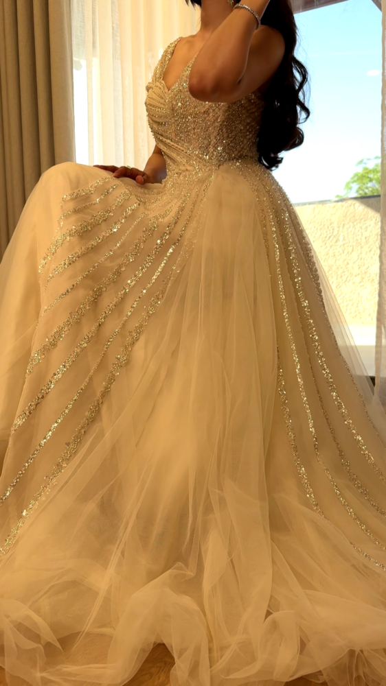 Tulle evening dress with embroidery