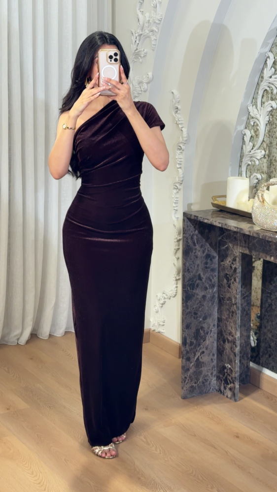 One-shoulder mocha velvet dress