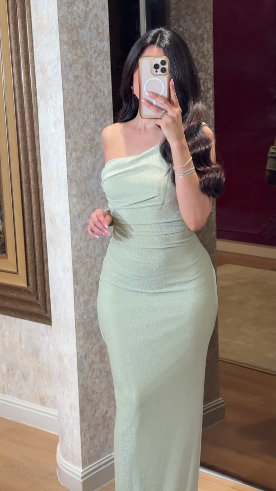 Sparkling light apple one-shoulder dress