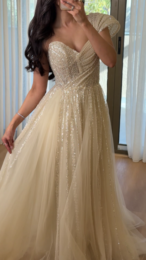 Tulle evening dress with embroidery