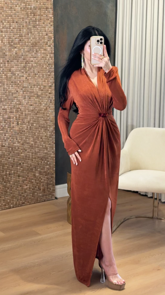 Stretch dress with long sleeves