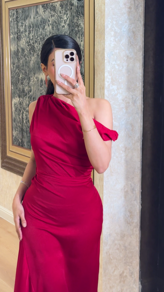 Soft red dress with laser engraving