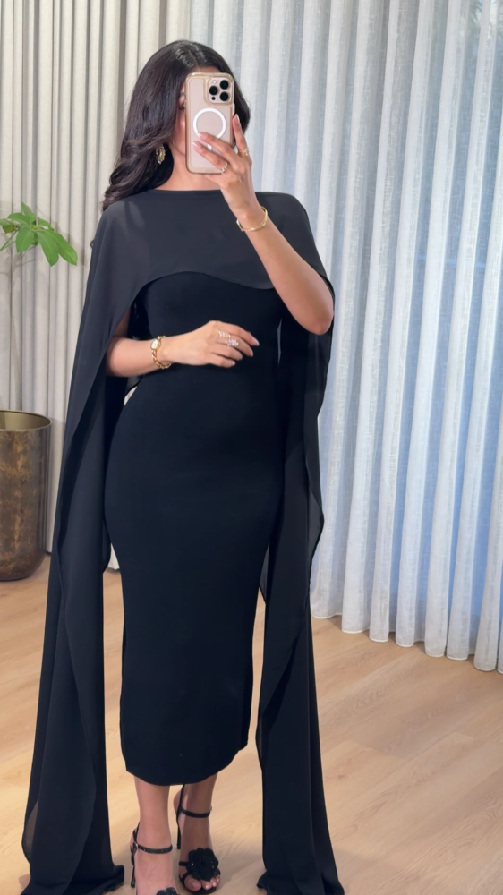 Long shawl on the shoulder