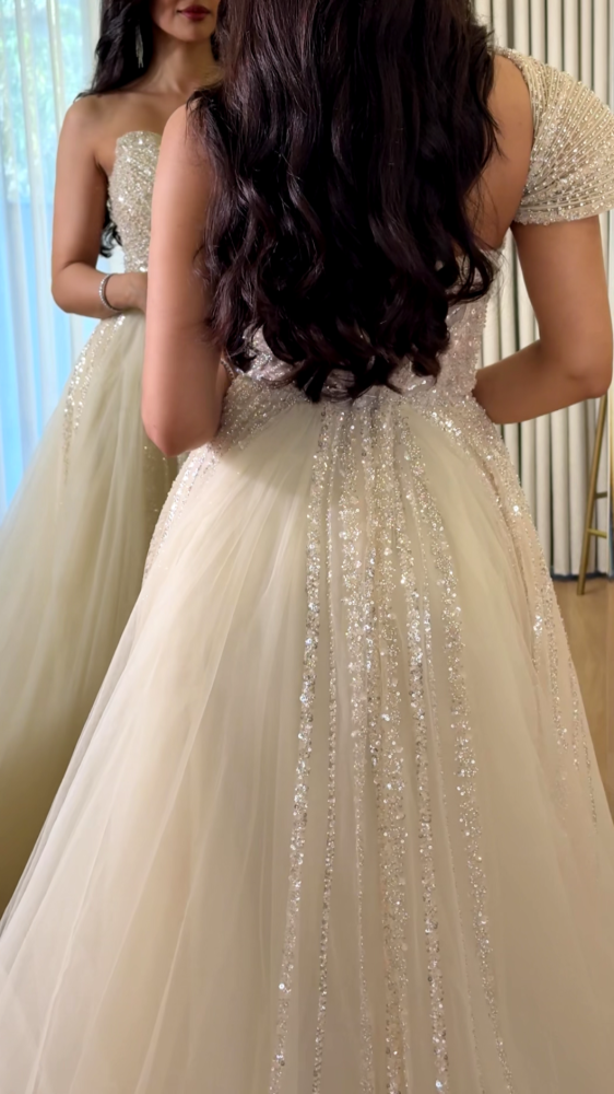 Tulle evening dress with embroidery