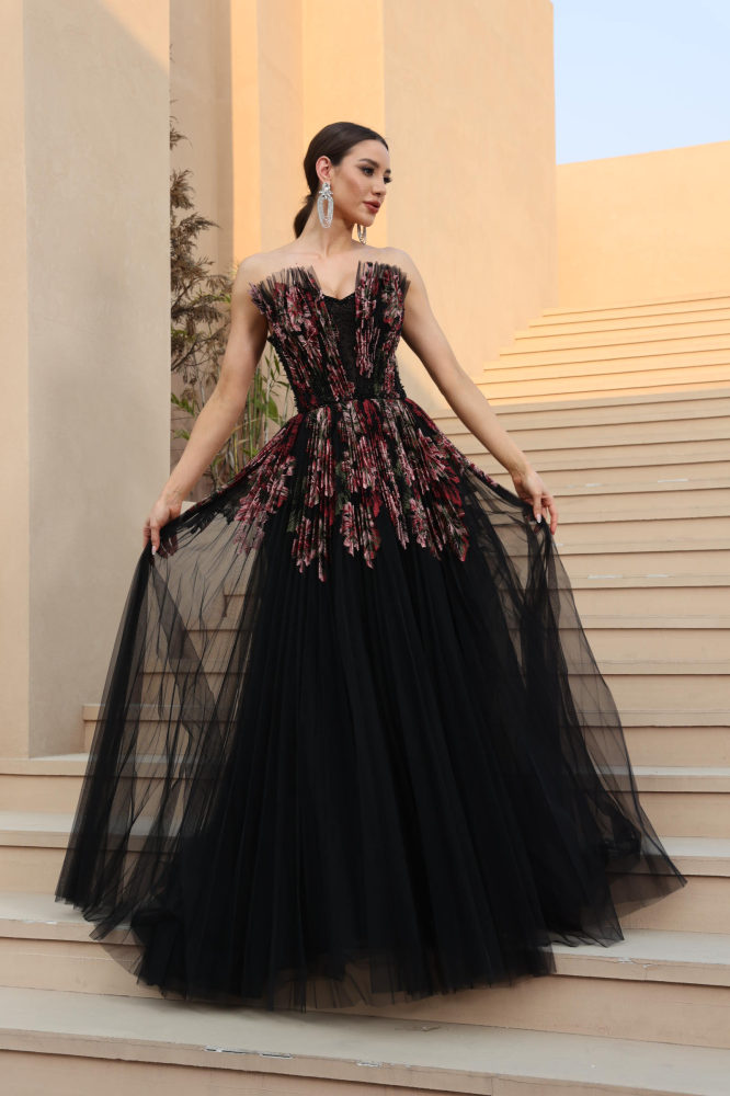Luxurious evening dress with elegant design