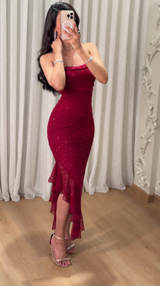 Evening dress with ruffles